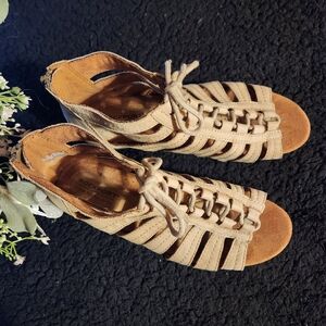 Rockport Women's Tan Strappy Sandals